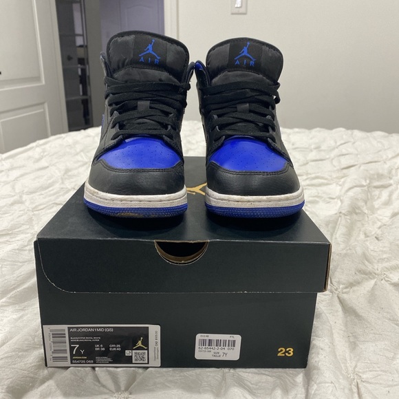 AIR JORDAN RETRO 1 - Picture 2 of 4